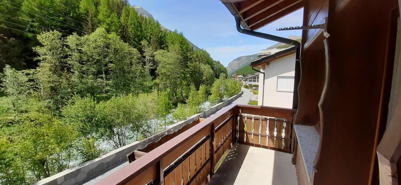 Free Cable Car & Bus In The Summer Haus L'Oree 사스그룬트 외부 사진